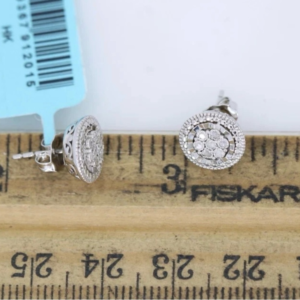 1/10 ct. t.w. Diamonds dazzle Silver Earrings